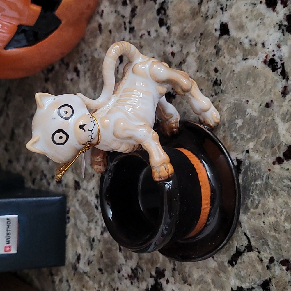 Yankee Candle Halloween Boney Bunch CAT Tealight Holder NIB